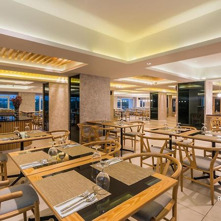 Rattanachol Hotel Chonburi Extérieur photo