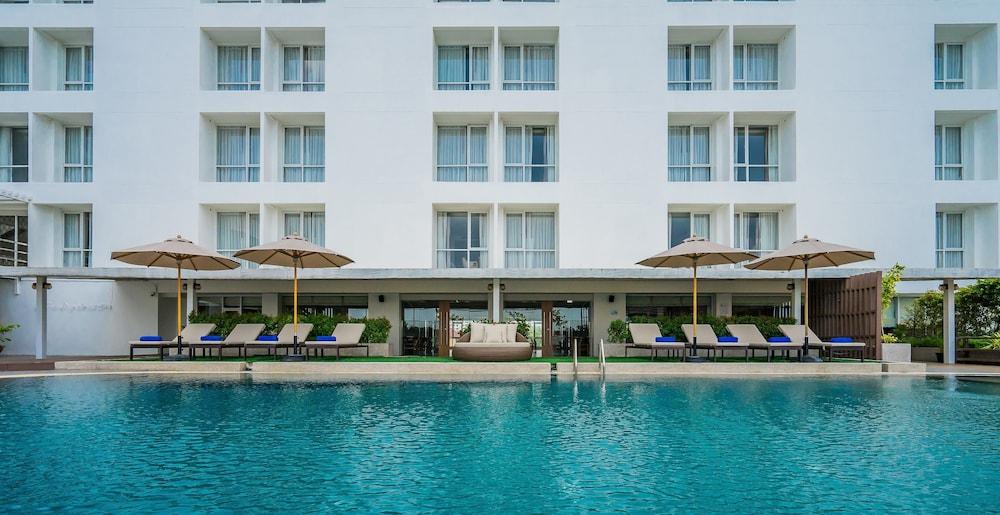 Rattanachol Hotel Chonburi Extérieur photo