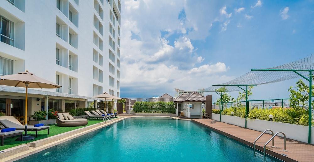 Rattanachol Hotel Chonburi Extérieur photo
