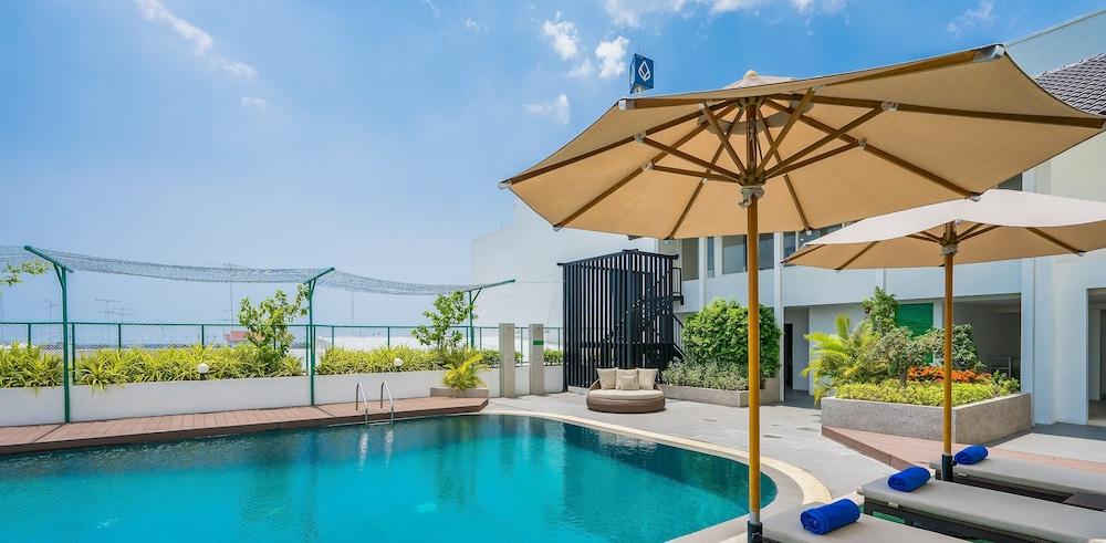 Rattanachol Hotel Chonburi Extérieur photo
