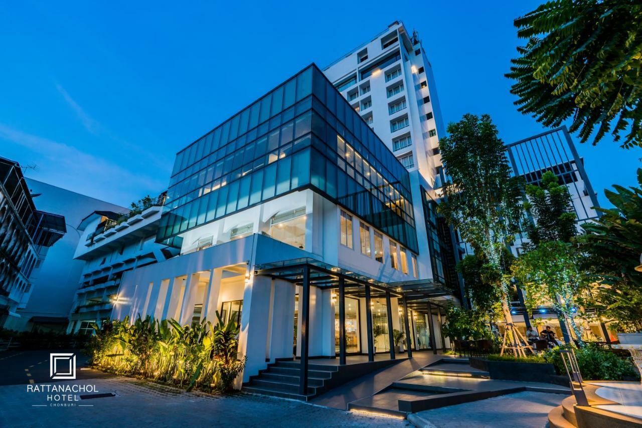 Rattanachol Hotel Chonburi Extérieur photo