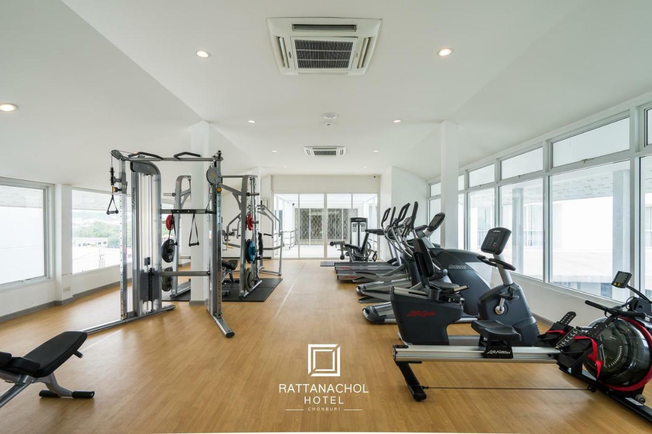 Rattanachol Hotel Chonburi Extérieur photo