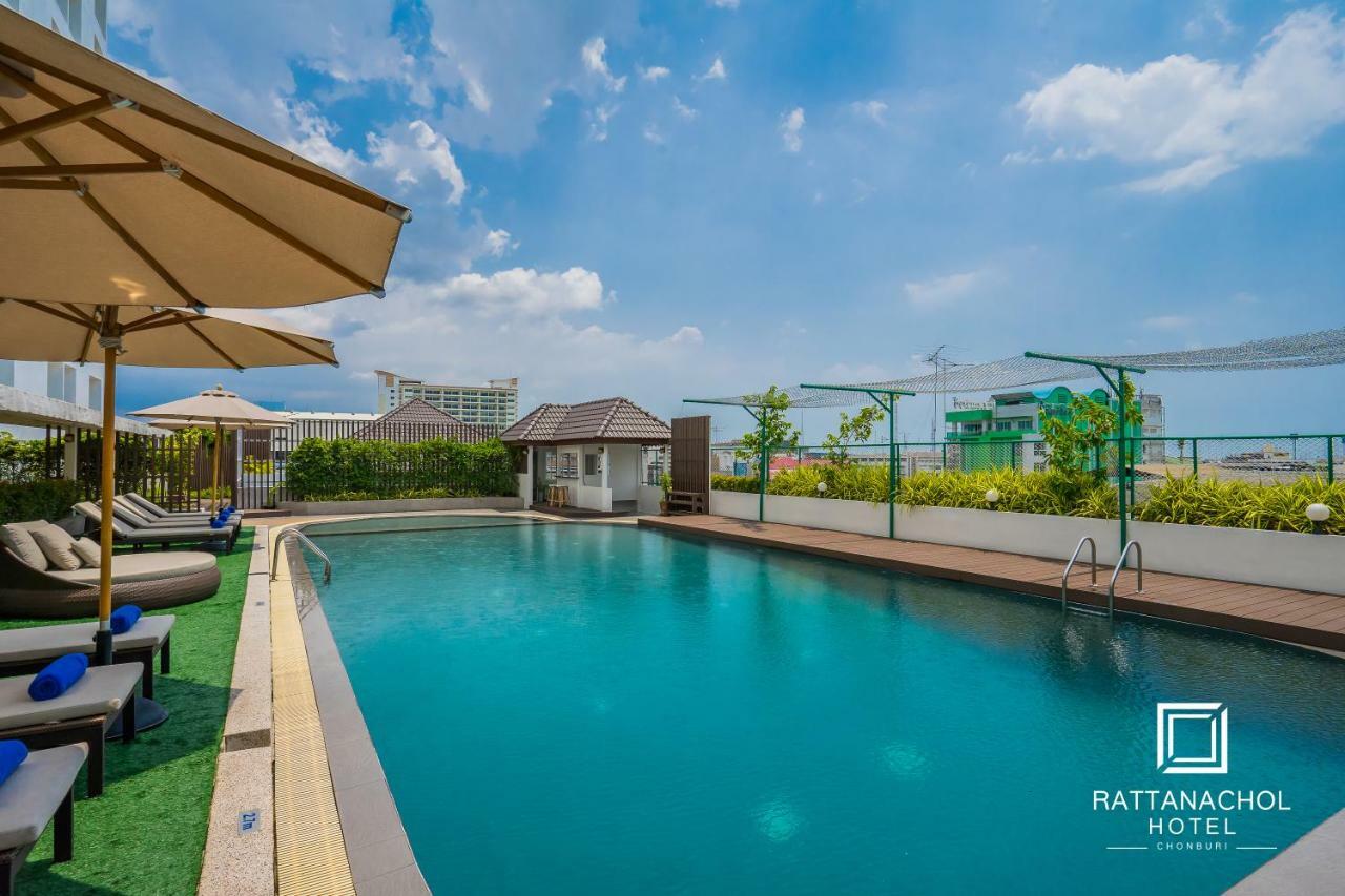 Rattanachol Hotel Chonburi Extérieur photo