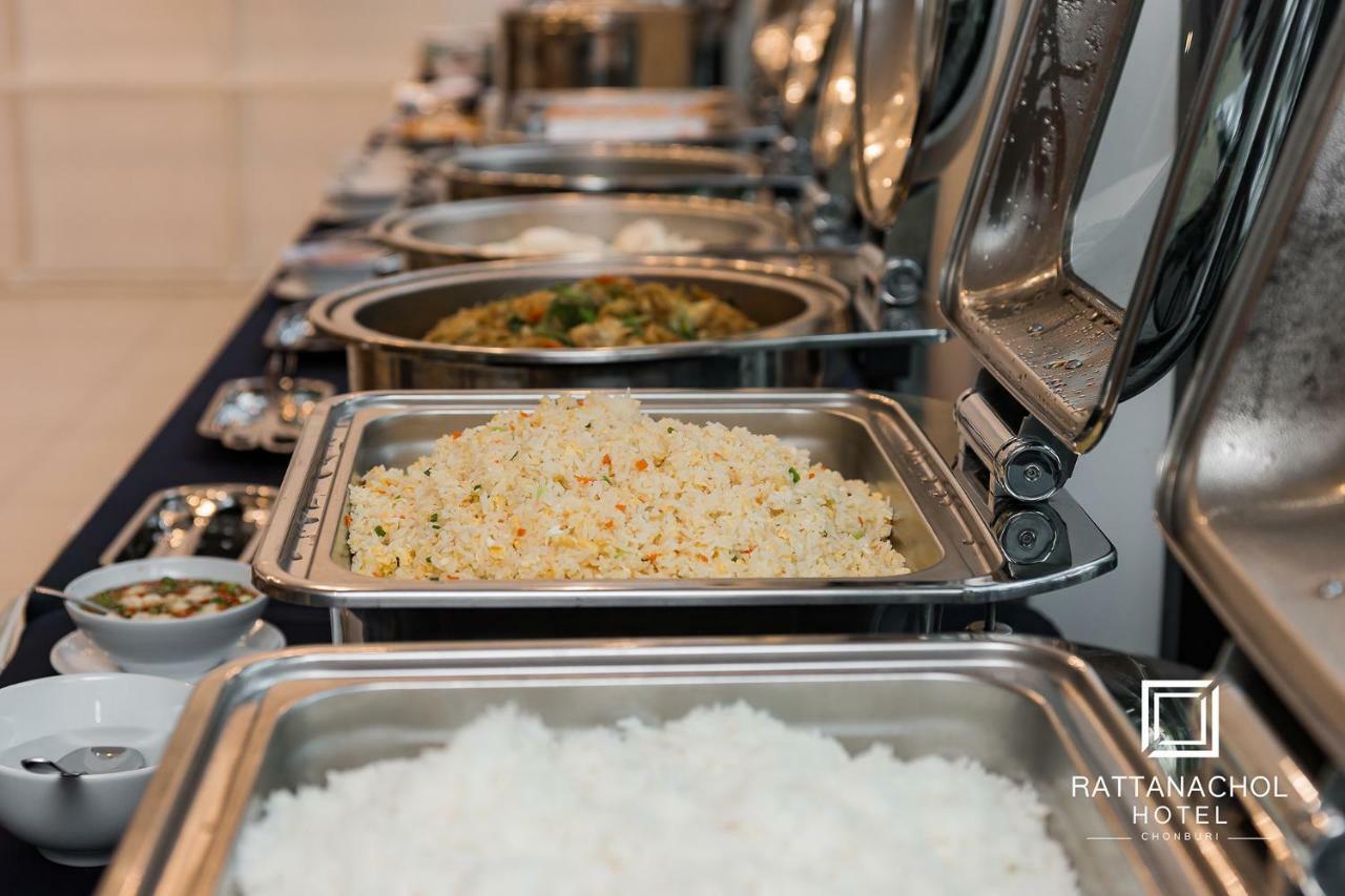 Rattanachol Hotel Chonburi Extérieur photo