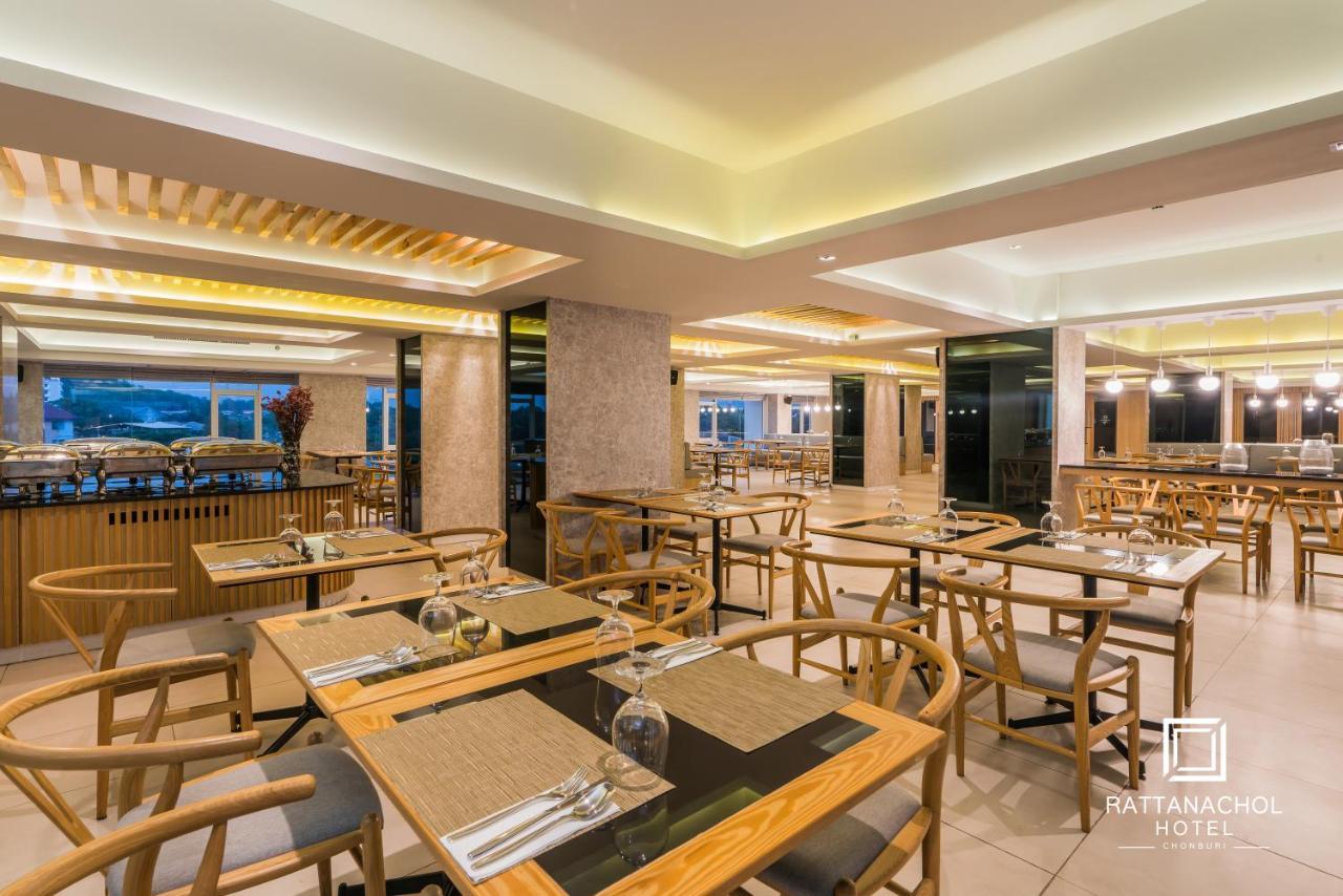 Rattanachol Hotel Chonburi Extérieur photo