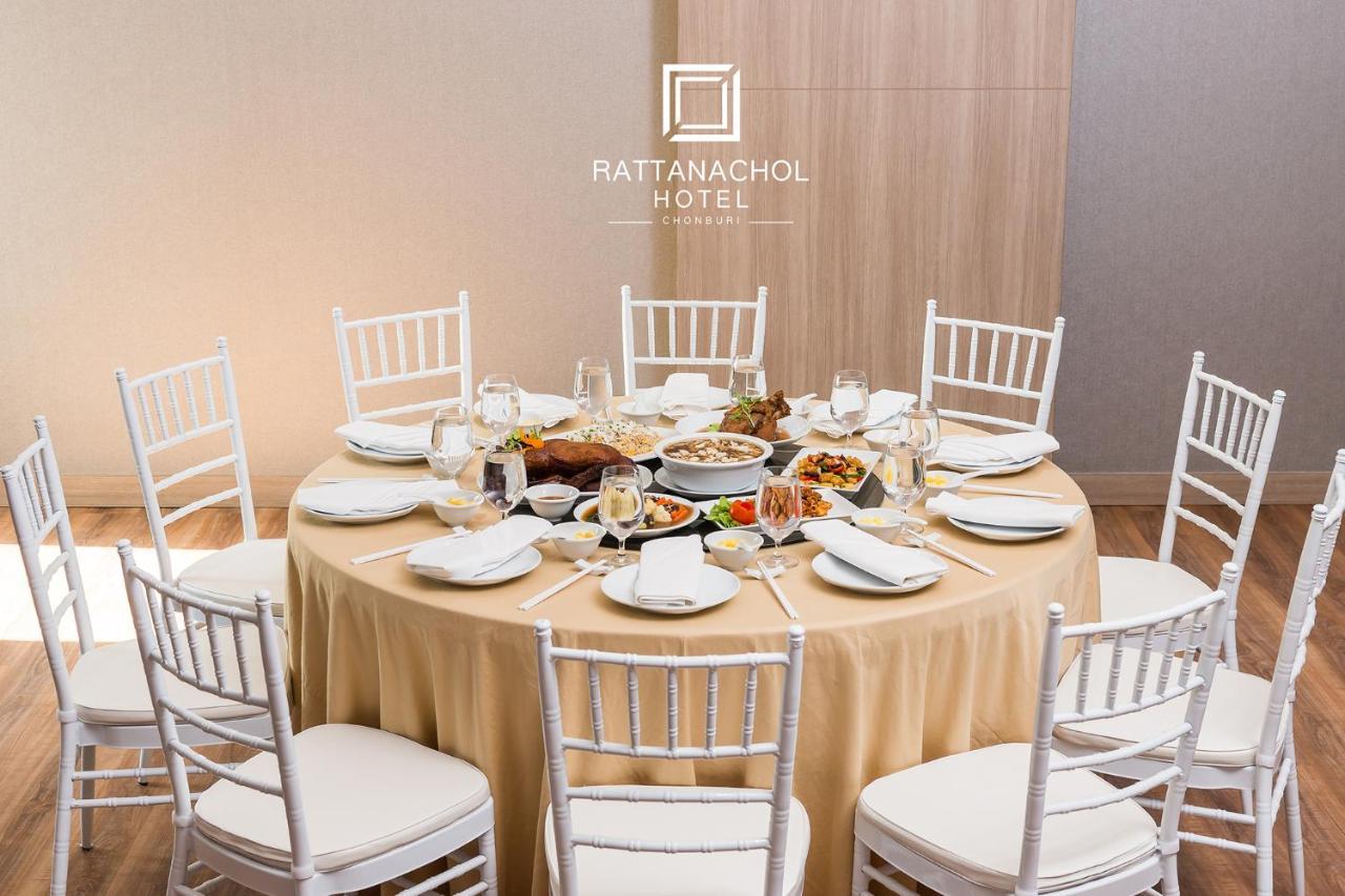 Rattanachol Hotel Chonburi Extérieur photo
